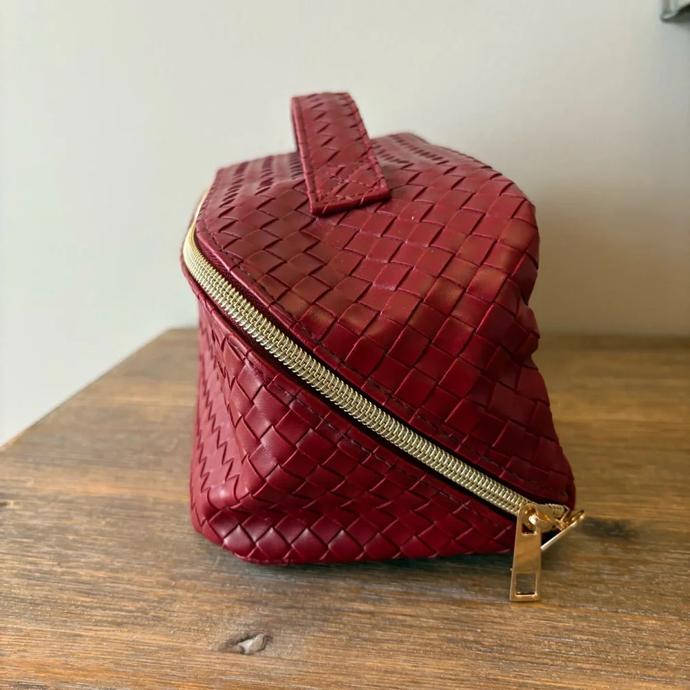 Faux leather cosmetic case - Picture 3 of 7
